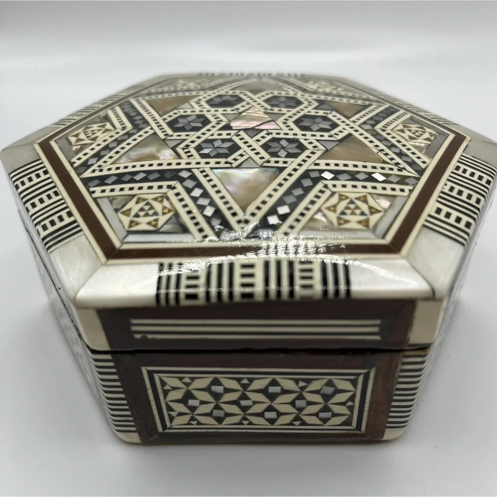 VTG Wooden Trinket/Jewelry Box - Inlay Mother Of Pearl & Abalone Intricate
